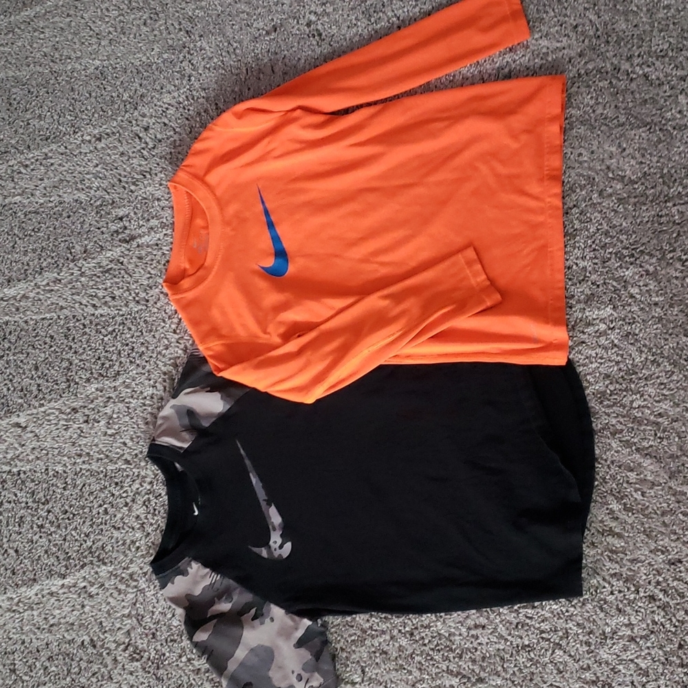Nike sz small shirts